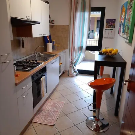 Casa Corallo Centralissimo Due Letto Cucina E Nuovo Letto Matrimoniale E Singoli Aria Condizionata Parcheggio Interno Coperto Ideale X 2 O 3 Moto