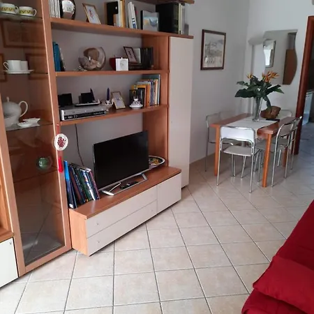 アパート Casa Corallo Centralissimo Due Letto Cucina E Nuovo Letto Matrimoniale E Singoli Aria Condizionata Parcheggio Interno Coperto Ideale X 2 O 3 Moto ムラヴェーラ