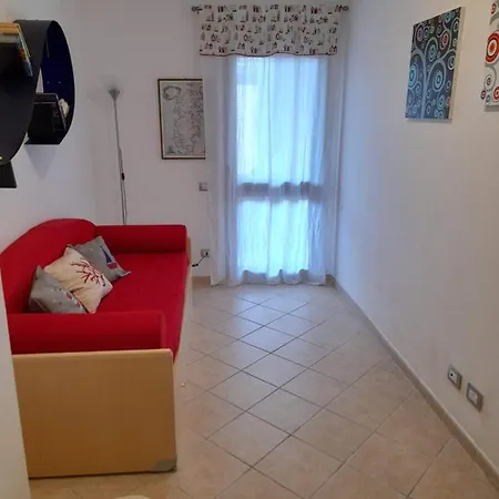 Casa Corallo Centralissimo Due Letto Cucina E Nuovo Letto Matrimoniale E Singoli Aria Condizionata Parcheggio Interno Coperto Ideale X 2 O 3 Moto
