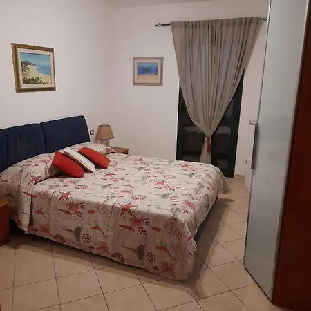 アパート Casa Corallo Centralissimo Due Letto Cucina E Nuovo Letto Matrimoniale E Singoli Aria Condizionata Parcheggio Interno Coperto Ideale X 2 O 3 Moto