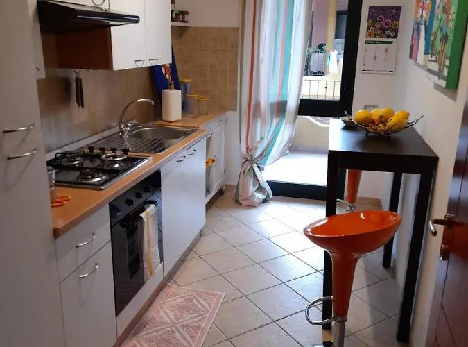 Casa Corallo Centralissimo Due Letto Cucina E Nuovo Letto Matrimoniale E Singoli Aria Condizionata Parcheggio Interno Coperto Ideale X 2 O 3 Moto
