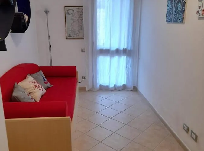 Casa Corallo Centralissimo Due Letto Cucina E Nuovo Letto Matrimoniale E Singoli Aria Condizionata Parcheggio Interno Coperto Ideale X 2 O 3 Moto