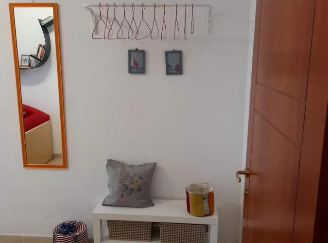 Apartman Casa Corallo Centralissimo Due Letto Cucina E Nuovo Letto Matrimoniale E Singoli Aria Condizionata Parcheggio Interno Coperto Ideale X 2 O 3 Moto Muravera