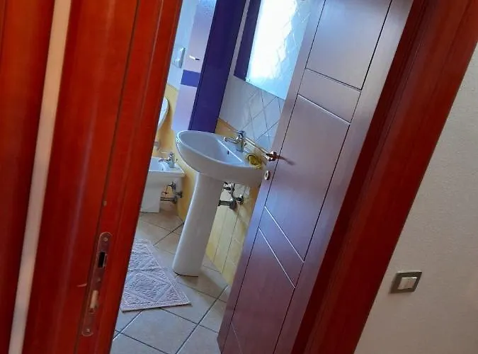 Apartman Casa Corallo Centralissimo Due Letto Cucina E Nuovo Letto Matrimoniale E Singoli Aria Condizionata Parcheggio Interno Coperto Ideale X 2 O 3 Moto Muravera