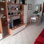 Διαμέρισμα Casa Corallo Centralissimo Due Letto Cucina E Nuovo Letto Matrimoniale E Singoli Aria Condizionata Parcheggio Interno Coperto Ideale X 2 O 3 Moto Muravera