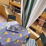 Apartman Casa Corallo Centralissimo Due Letto Cucina E Nuovo Letto Matrimoniale E Singoli Aria Condizionata Parcheggio Interno Coperto Ideale X 2 O 3 Moto