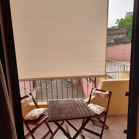 Casa Corallo Centralissimo Due Letto Cucina E Nuovo Letto Matrimoniale E Singoli Aria Condizionata Parcheggio Interno Coperto Ideale X 2 O 3 Moto *