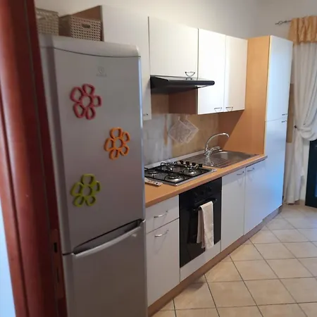 Casa Corallo Centralissimo Due Letto Cucina E Nuovo Letto Matrimoniale E Singoli Aria Condizionata Parcheggio Interno Coperto Ideale X 2 O 3 Moto Apartman