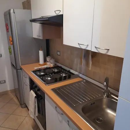 Casa Corallo Centralissimo Due Letto Cucina E Nuovo Letto Matrimoniale E Singoli Aria Condizionata Parcheggio Interno Coperto Ideale X 2 O 3 Moto * Muravera