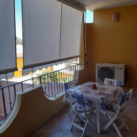 Casa Corallo Centralissimo Due Letto Cucina E Nuovo Letto Matrimoniale E Singoli Aria Condizionata Parcheggio Interno Coperto Ideale X 2 O 3 Moto Apartman *